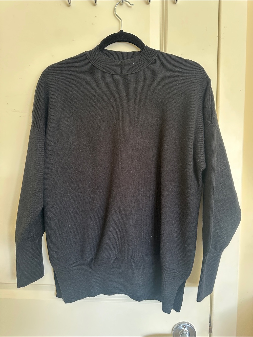 Black Crewneck Knit Sweater - Classic Everyday Style